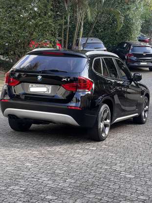 BMW-X1-2012