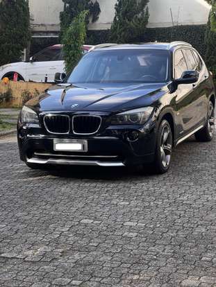 BMW-X1-2012