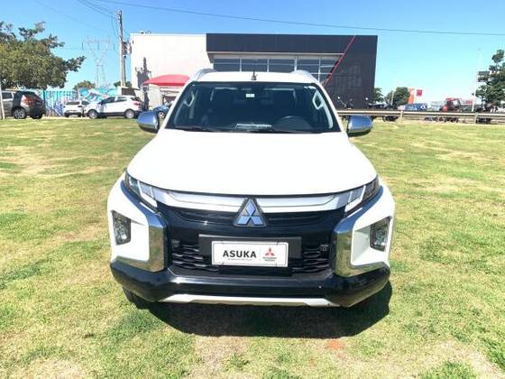 MITSUBISHI L200 TRITON 2.4 16V TURBO DIESEL SPORT HPE-S CD 4P 4X4 AUTOMÁTICO