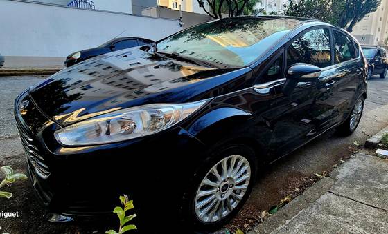 FORD FIESTA 1.6 TITANIUM HATCH 16V FLEX 4P POWERSHIFT