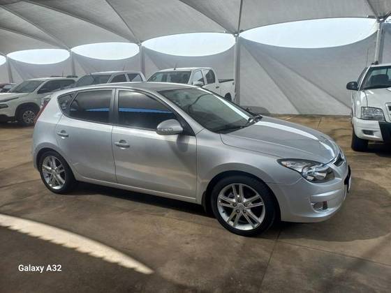 HYUNDAI I30 2.0 MPI 16V GASOLINA 4P MANUAL