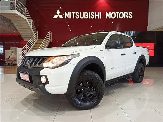 MITSUBISHI L200 TRITON 2.4 16V TURBO DIESEL OUTDOOR GLS CD 4X4 AUTOMÁTICO