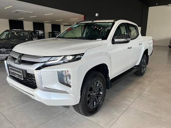 MITSUBISHI L200 TRITON 2.4 16V TURBO DIESEL SPORT HPE CD 4P 4X4 AUTOMÁTICO