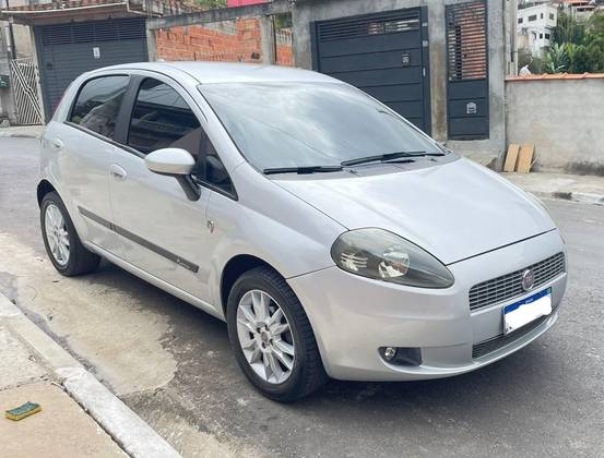 FIAT PUNTO 1.4 ATTRACTIVE ITALIA 8V FLEX 4P MANUAL