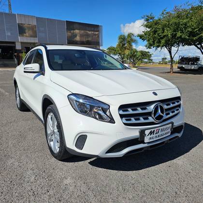 MERCEDES-BENZ GLA 200 1.6 CGI FLEX STYLE 7G-DCT