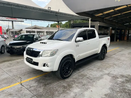 TOYOTA HILUX 3.0 SRV 4X4 CD 16V TURBO INTERCOOLER DIESEL 4P AUTOMÁTICO