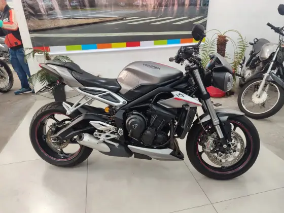 TRIUMPH STREET TRIPLE 765 S TRIUMPH STREET TRIPLE 765 S