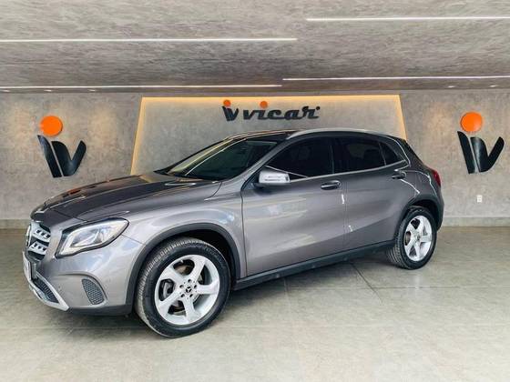 MERCEDES-BENZ GLA 200 1.6 CGI FLEX ADVANCE 7G-DCT