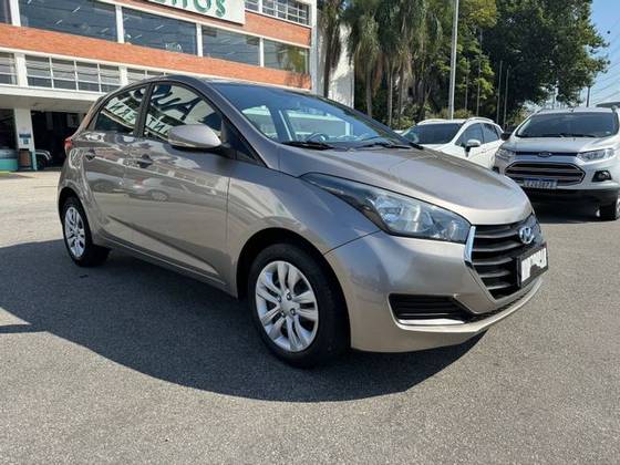 HYUNDAI HB20 1.0 COMFORT PLUS 12V FLEX 4P MANUAL