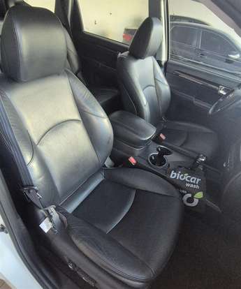 KIA-MOHAVE-2012