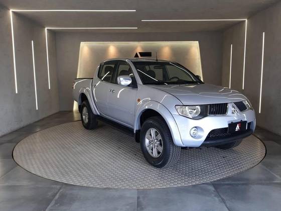 MITSUBISHI L200 TRITON 3.2 HPE 4X4 CD 16V TURBO INTERCOOLER DIESEL 4P AUTOMÁTICO