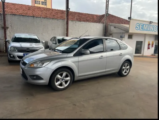 FORD FOCUS 2.0 GLX 16V FLEX 4P AUTOMÁTICO