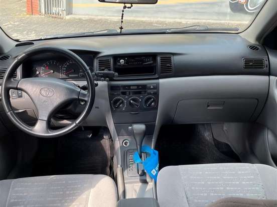 TOYOTA-COROLLA-1.6 XLI 16V GASOLINA 4P AUTOMÁTICO TOYOTA-COROLLA-2004