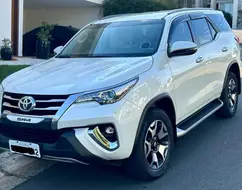TOYOTA HILUX SW4 2.8 SRX DIAMOND 4X4 7 LUGARES 16V TURBO INTERCOOLER DIESEL 4P AUTOMÁTICO TOYOTA HILUX SW4 2.8 SRX DIAMOND 4X4 7 LUGARES 16V TURBO INTERCOOLER DIESEL 4P AUTOMÁTICO