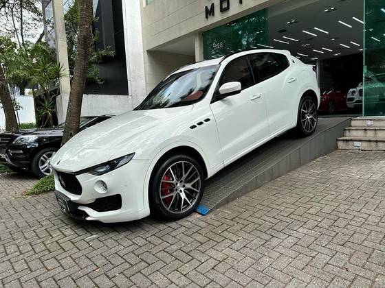 MASERATI LEVANTE 3.0 V6 TURBO GASOLINA S Q4 AUTOMÁTICO