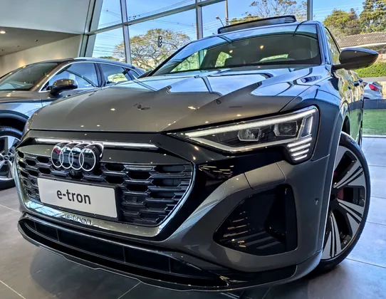 AUDI Q8 E-TRON 55 ELÉTRICO SPORTBACK PERFORMANCE BLACK QUATTRO