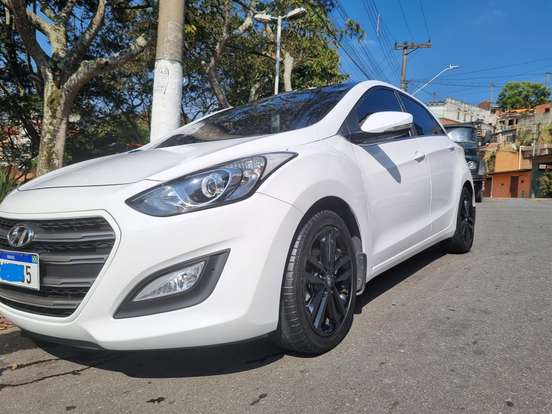 HYUNDAI-I30-1.8 MPI 16V GASOLINA 4P AUTOMATICO HYUNDAI-I30-2015