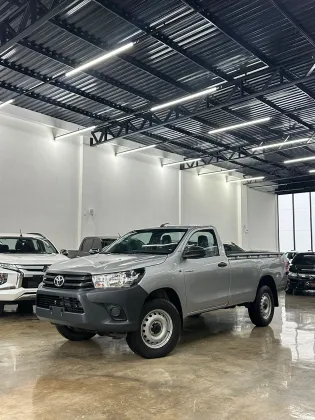 TOYOTA HILUX 2.8 D-4D TURBO DIESEL CS 4X4 MANUAL