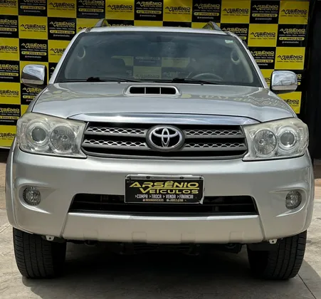 TOYOTA HILUX SW4 3.0 SRV 4X4 16V TURBO INTERCOOLER DIESEL 4P AUTOMÁTICO