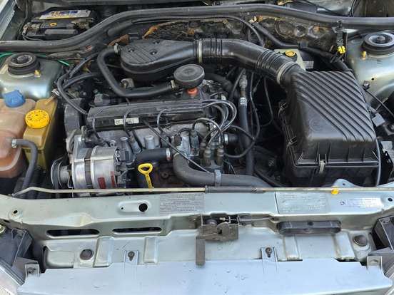 FORD-ESCORT-1.8 I GL 8V GASOLINA 2P MANUAL FORD-ESCORT-1994