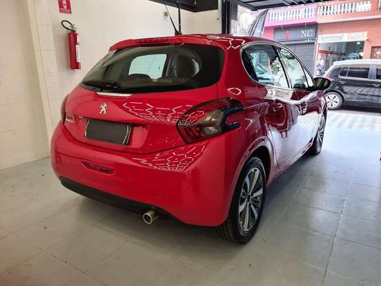 PEUGEOT-208-1.6 GRIFFE 16V FLEX 4P AUTOMÁTICO PEUGEOT-208-2016