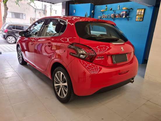 PEUGEOT-208-2016