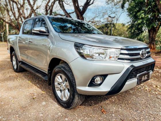 TOYOTA HILUX 2.8 SRV 4X4 CD 16V DIESEL 4P AUTOMÁTICO