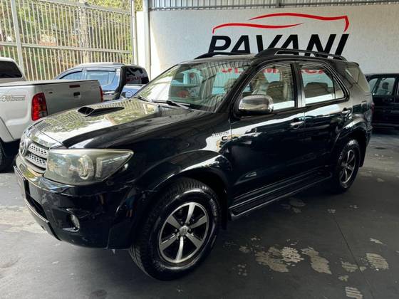 TOYOTA HILUX 3.0 SRV 4X4 CD 7 LUGARES 16V TURBO INTERCOOLER DIESEL 4P AUTOMÁTICO