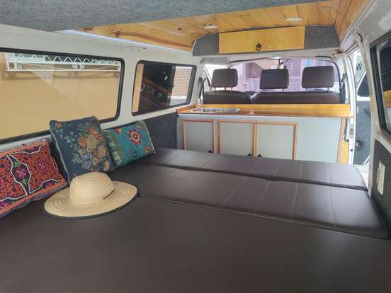 VOLKSWAGEN-KOMBI-2009