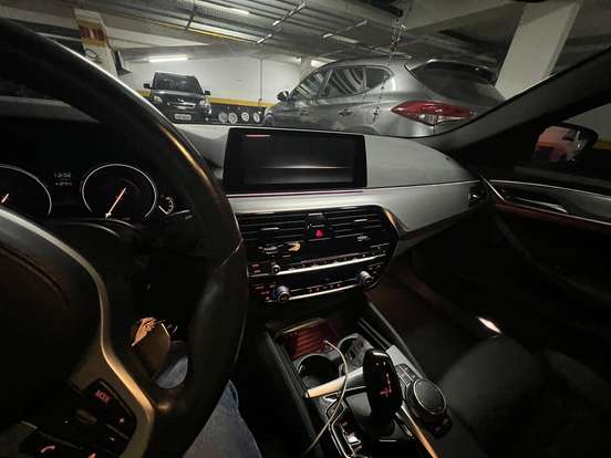 BMW-530i-2.0 16V TURBO GASOLINA M SPORT AUTOMÁTICO BMW-530i-2018