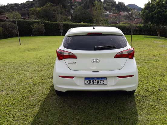 HYUNDAI-HB20-2015