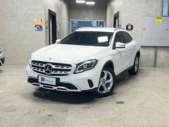 MERCEDES-BENZ GLA 200 1.6 CGI FLEX ADVANCE 7G-DCT