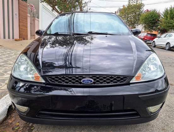 FORD FOCUS 2.0 GHIA 16V GASOLINA 4P MANUAL