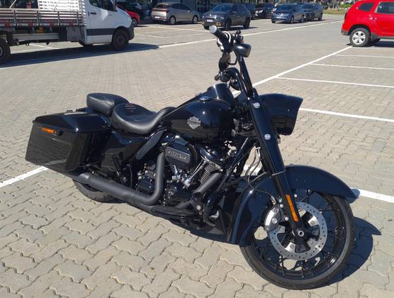 HARLEY-DAVIDSON ROAD KING SPECIAL 
