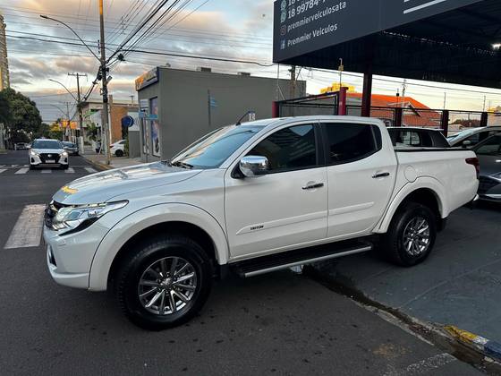 MITSUBISHI L200 TRITON 2.4 16V TURBO DIESEL SPORT HPE-S CD 4P 4X4 AUTOMÁTICO