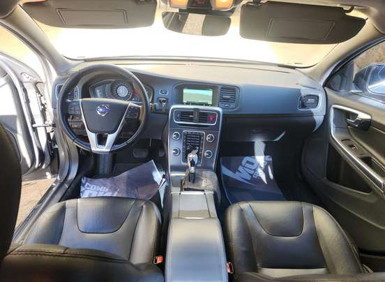 VOLVO-S60-2015