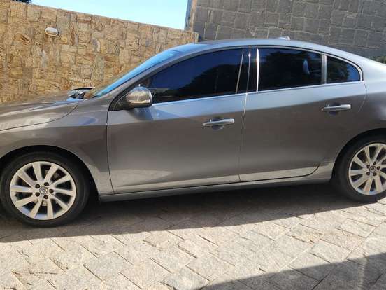 VOLVO-S60-2.0 T5 KINETIC 16V TURBO GASOLINA 4P AUTOMÁTICO VOLVO-S60-2015