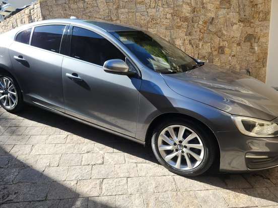 VOLVO-S60-2.0 T5 KINETIC 16V TURBO GASOLINA 4P AUTOMÁTICO VOLVO-S60-2015