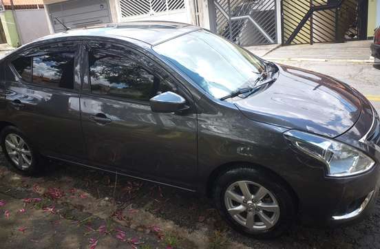 NISSAN-VERSA-2016