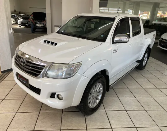 TOYOTA HILUX 3.0 SRV 4X4 CD 16V TURBO INTERCOOLER DIESEL 4P AUTOMÁTICO