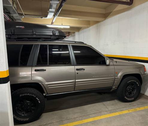 JEEP GRAND CHEROKEE 5.9 LIMITED LX 4X4 V8 16V GASOLINA 4P AUTOMÁTICO