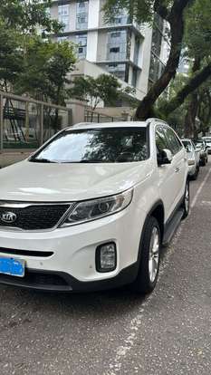 KIA-SORENTO-2014