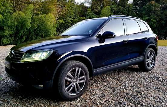 VOLKSWAGEN-TOUAREG-2017