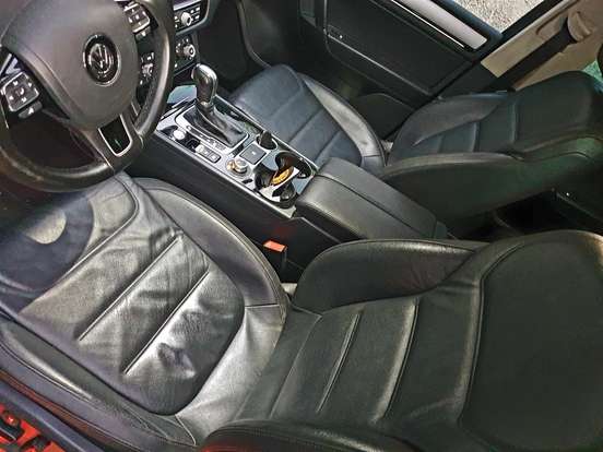 VOLKSWAGEN-TOUAREG-2017