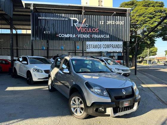 RENAULT SANDERO 1.6 STEPWAY 16V FLEX 4P AUTOMÁTICO