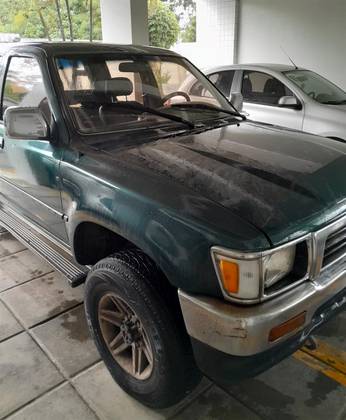 TOYOTA HILUX 2.8 SR5 4X4 CD 8V DIESEL 4P MANUAL
