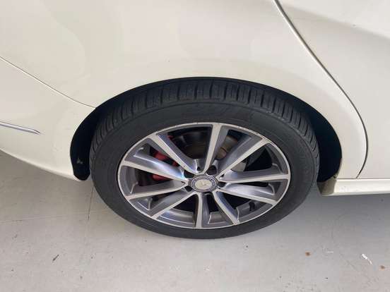 MERCEDES-BENZ-B 200-1.6 SPORT TURBO GASOLINA 4P AUTOMÁTICO MERCEDES-BENZ-B 200-2013