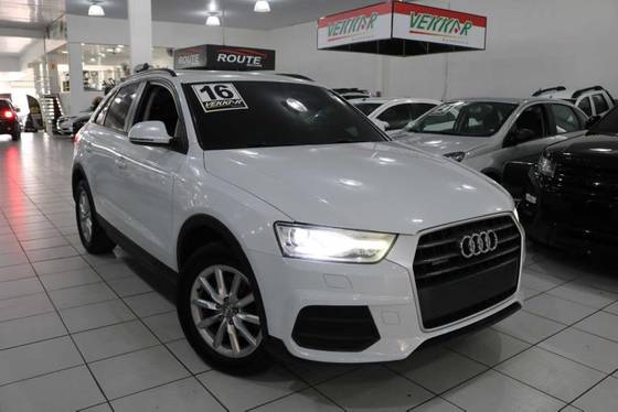 AUDI Q3 2.0 TFSI AMBIENTE QUATTRO 4P GASOLINA S TRONIC