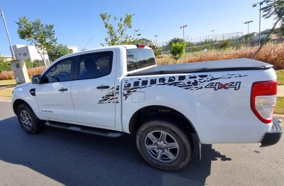 FORD RANGER 2.2 SPORTRAC 4X4 CD 16V DIESEL 4P AUTOMÁTICO