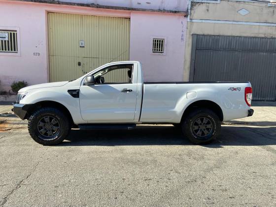 FORD RANGER 3.2 XLS 4X4 CS 20V DIESEL 2P MANUAL